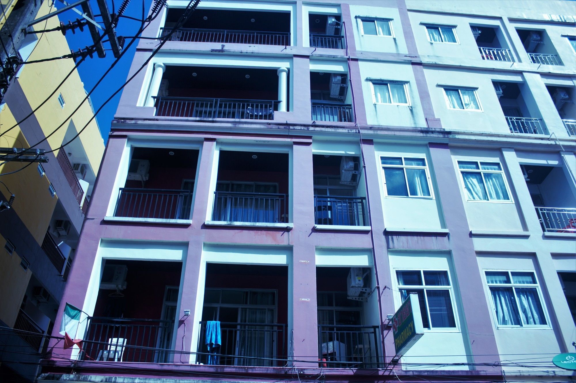 Ramaz Hotel Patong Bagian luar foto