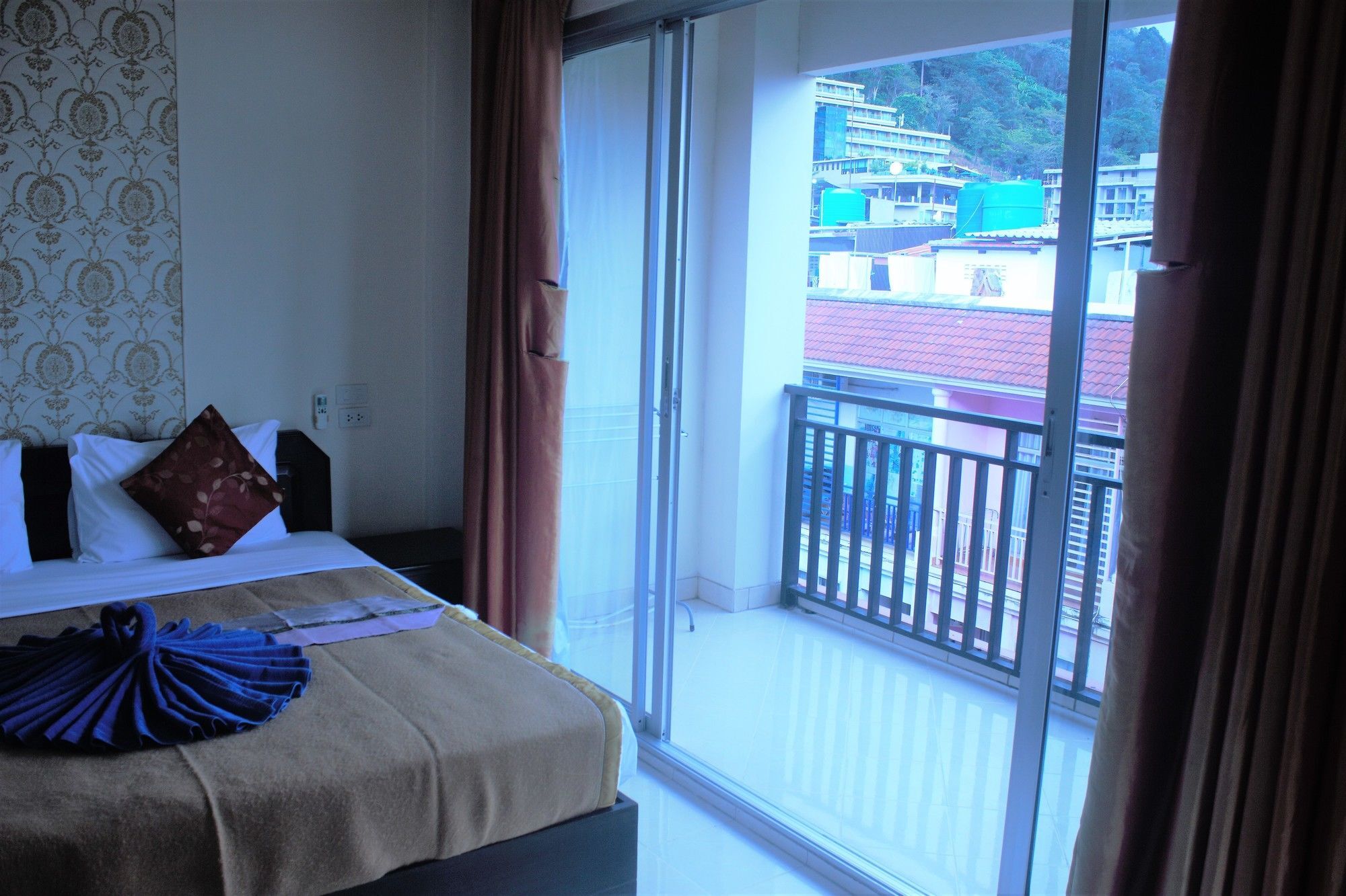 Ramaz Hotel Patong Bagian luar foto